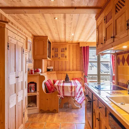 Les 4 As Apartment